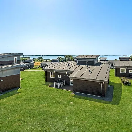 Cozy In With Sauna 度假居 *