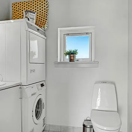 Сasa de vacaciones Cozy In Faaborg With House Sea View