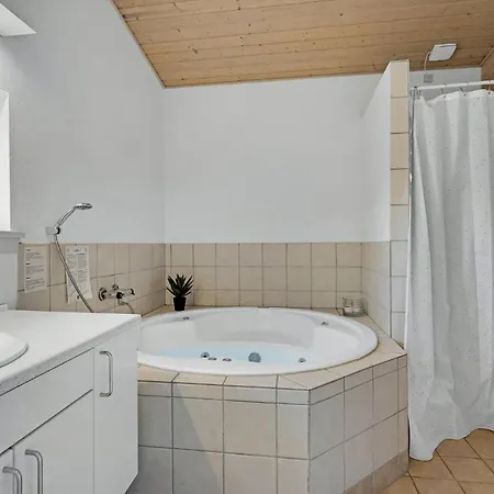 Cozy In Faaborg With House Sea View
